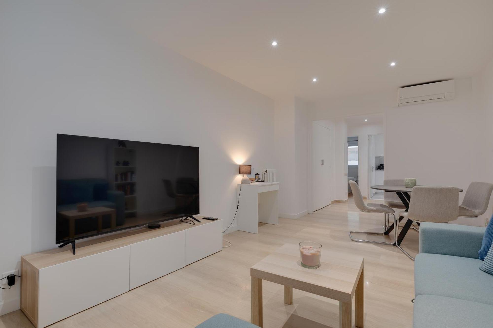 Newly Renovated Charming Downtown Apartment 昂蒂布 外观 照片