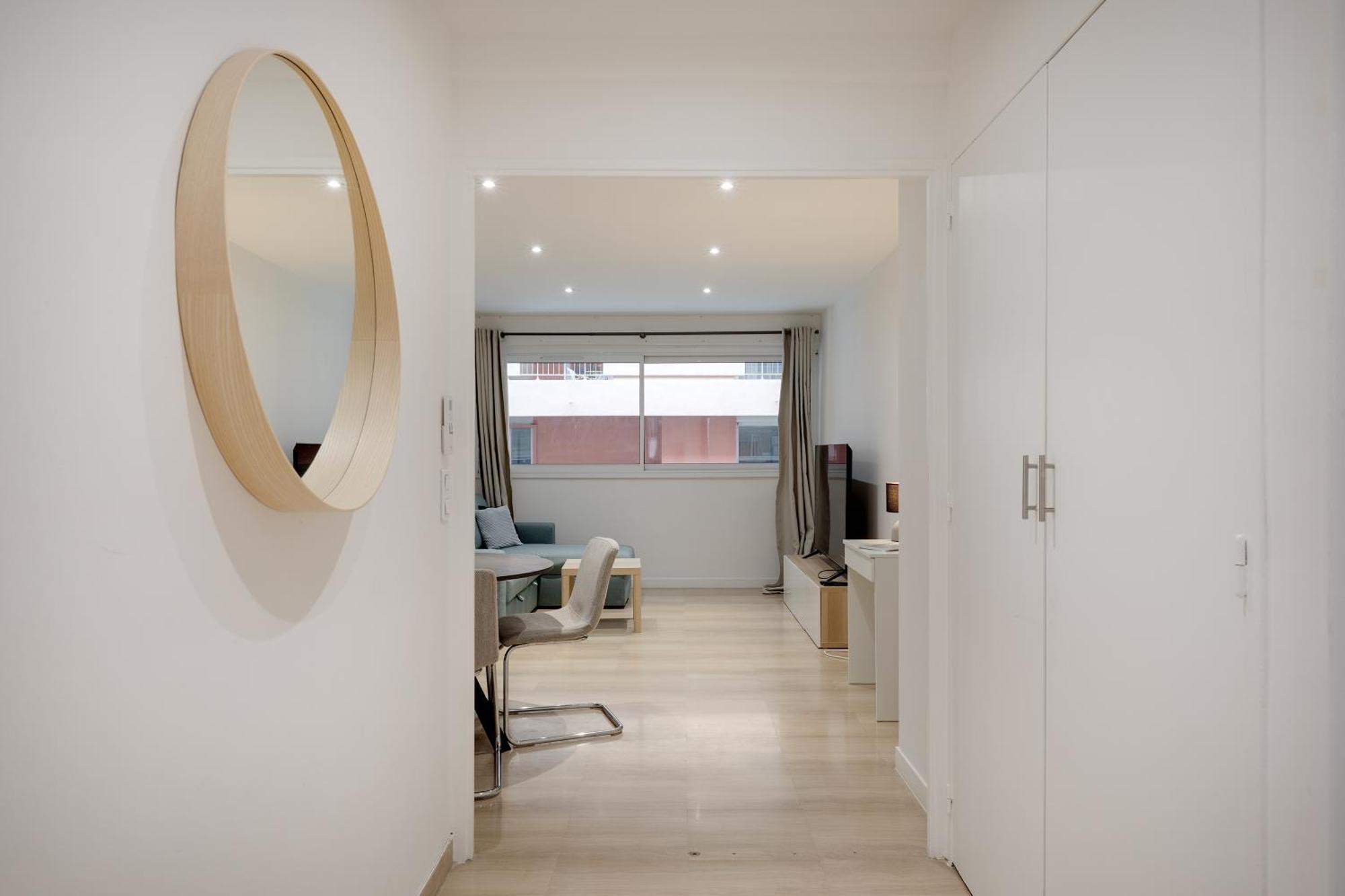 Newly Renovated Charming Downtown Apartment 昂蒂布 外观 照片